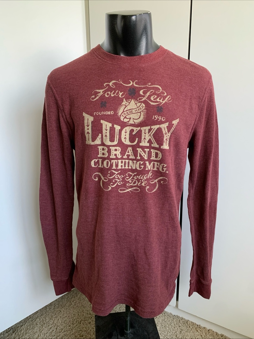 Lucky Brand men’s size large burgundy waffle weave long sleeve T-shirt